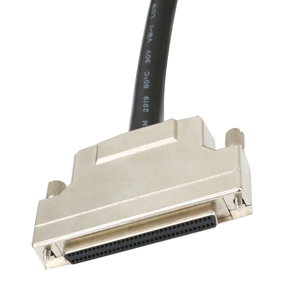 HD 68 female connector with screw