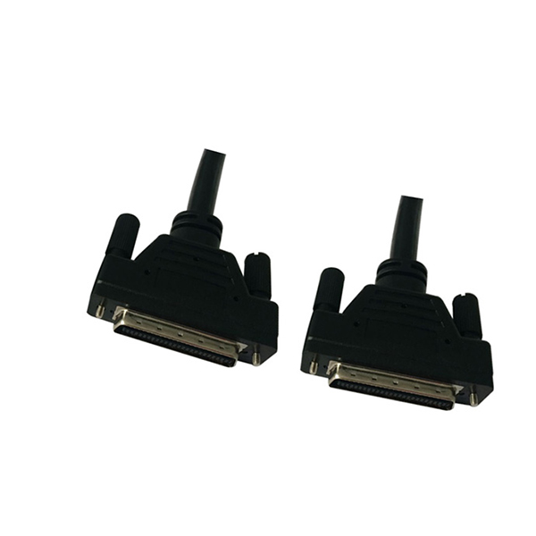 SCSI HPCN 50 le câble à broches a un connecteur mâle HD68 aux deux extrémités