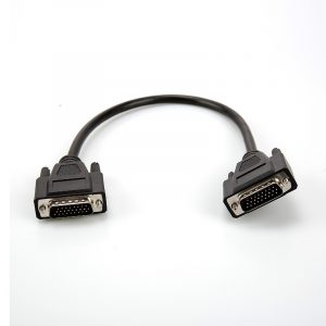3 Соединяет штекер DB26 с штекером HDB26 параллельным кабелем